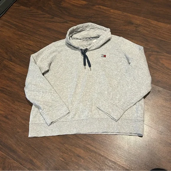 [Tommy Hilfiger Sport] Funnel Sweatshirt - Picture 8 of 8